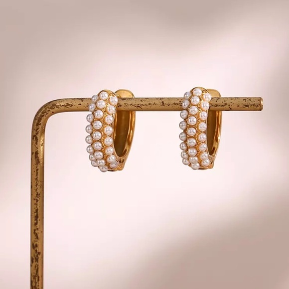 NEW 18K GOLD PEARL HOOP EARRINGS, NICE EARRINGS, CUTE EARRINGS - Picture 4 of 7